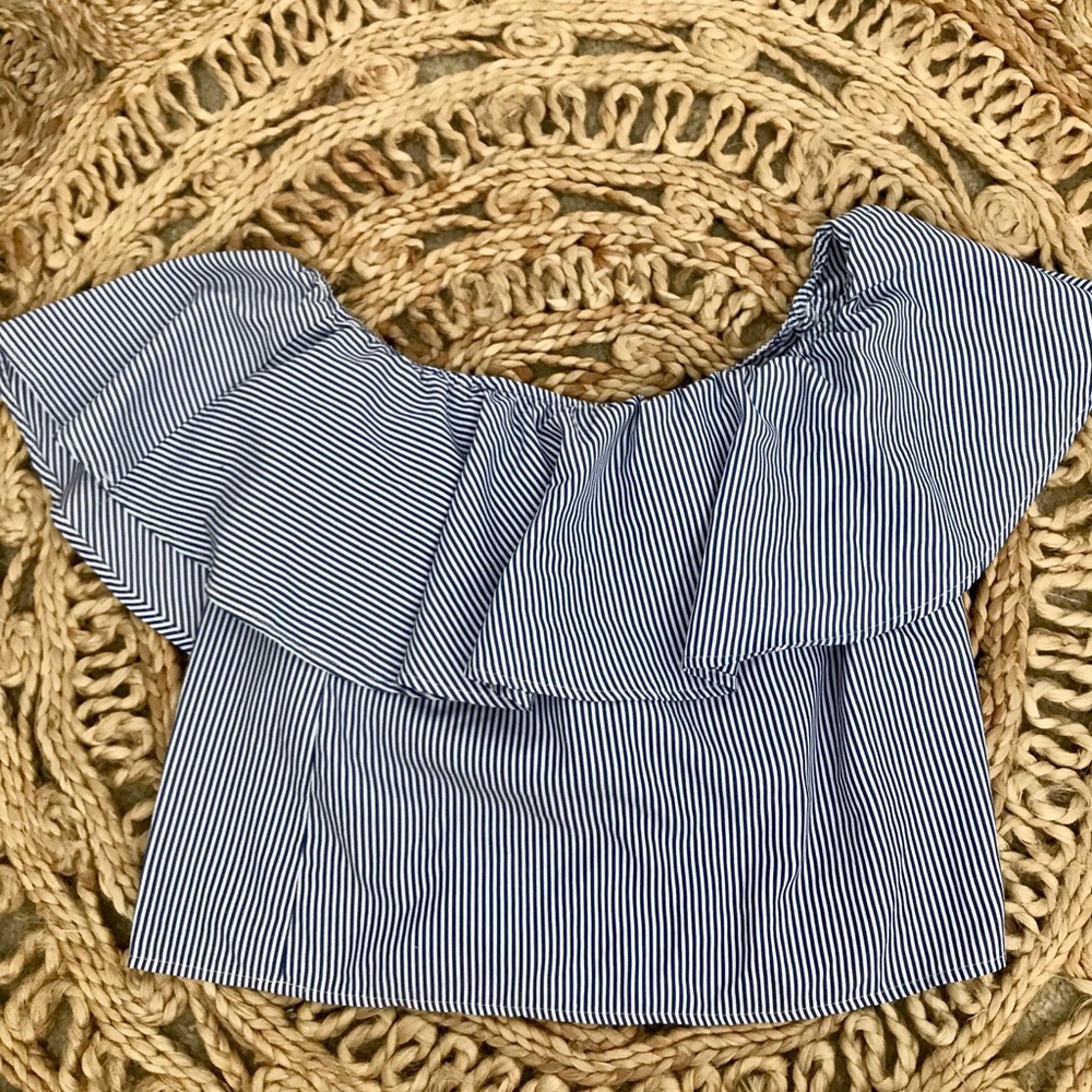 FOREVER 21: FLOWY OFF THE SHOULDER SHIRT